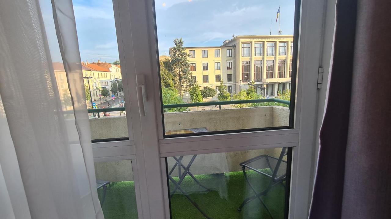 Main Square 5 Star Luxury Apartment With View Cluj-Napoca Exterior photo