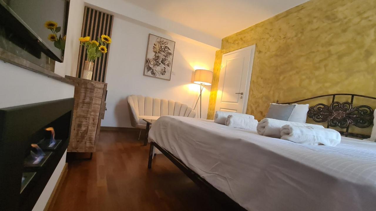 Main Square 5 Star Luxury Apartment With View Cluj-Napoca Exterior photo