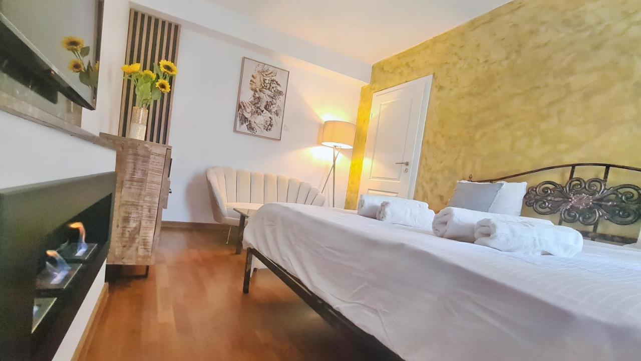 Main Square 5 Star Luxury Apartment With View Cluj-Napoca Exterior photo